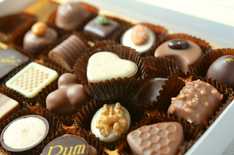 chocolaterie-ILONSE-min_chocolates_food_candy_calories_nibble_chocolate_heart-782043